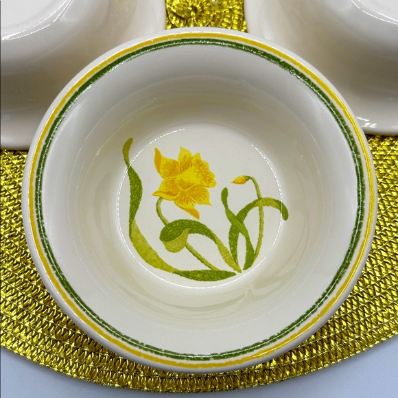 4 Vintage Franciscan Bowls in their Daffodil Pattern - Picture 4 of 12